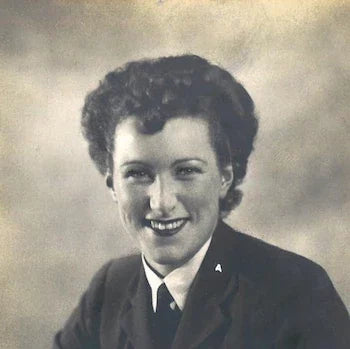 Patricia ROBINS (1921-2016)