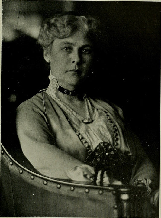 Delia AKELEY (1869-1970)